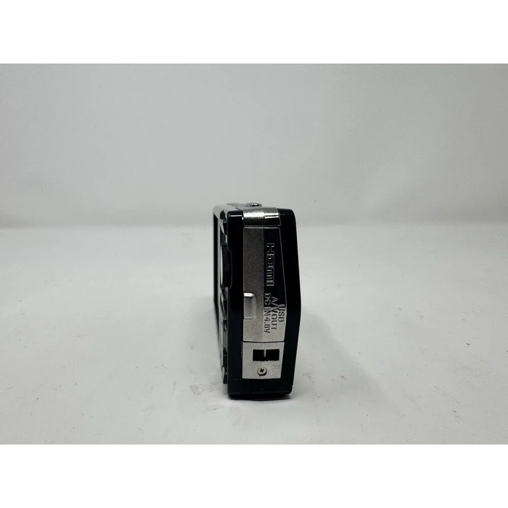 Olympus Stylus 7000 12 MP Digital Camera, 7x Optical Zoom for parts